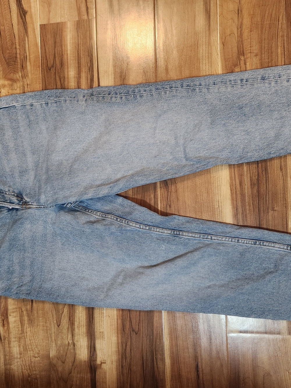Divided Women's Light Wash Relaxed Jeans